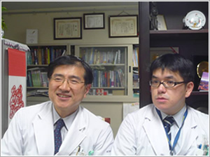 國土典宏教授（左）と佐藤彰一助教（右）